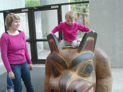 Chiara im Museum of Anthropology