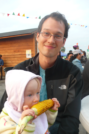 Jochen und Chiara mit Mais